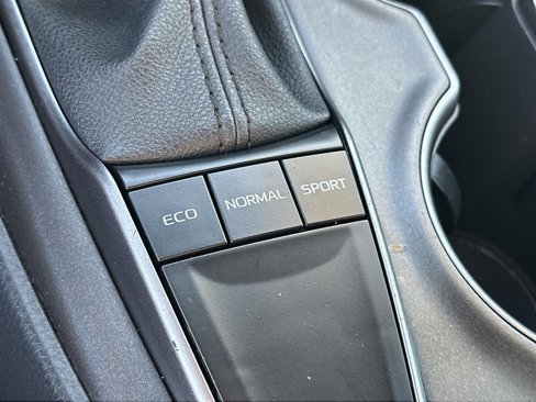 Used 2023 Toyota Camry SE image 17