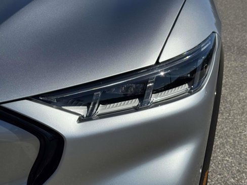 Used 2021 Ford Mustang Mach-E Premium image 6