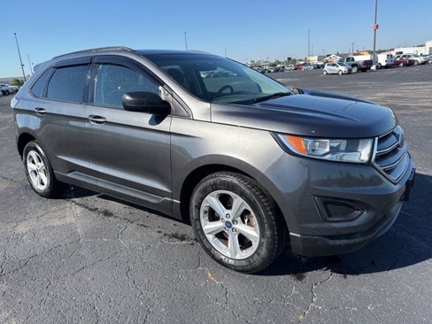 Used 2017 Ford Edge SE image 3