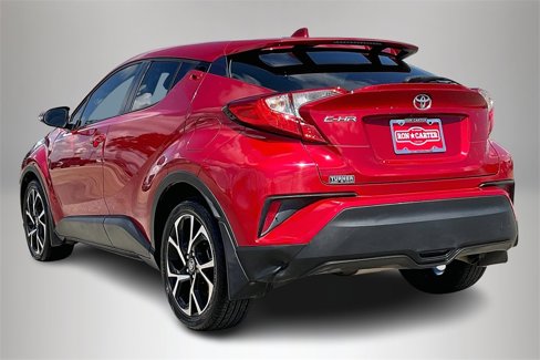 Used 2021 Toyota C-HR XLE image 4