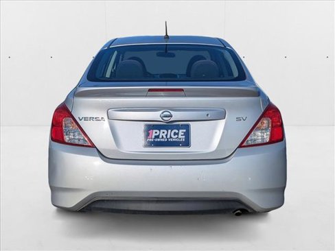 Used 2017 Nissan Versa SV image 6