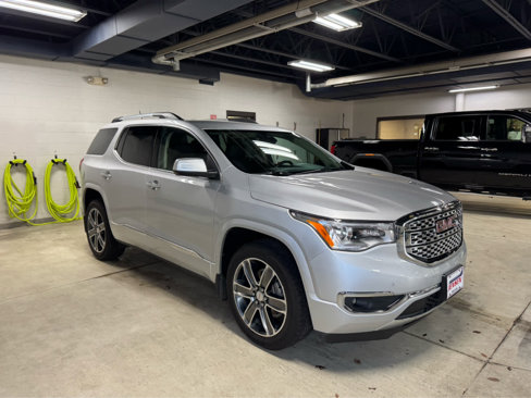 Used 2019 GMC Acadia Denali w/ Technology Package image 3
