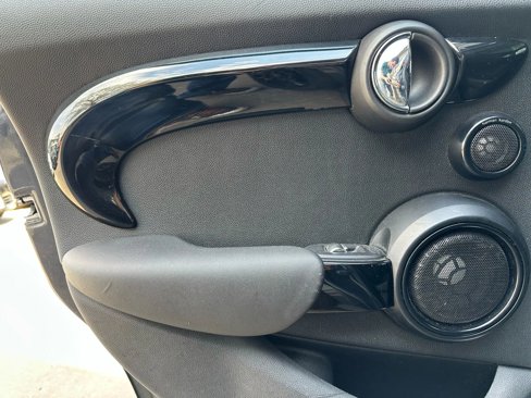 Used 2017 MINI Cooper S image 11