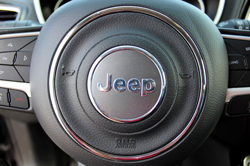 Used 2018 Jeep Compass Latitude w/ Popular Equipment Group image 56