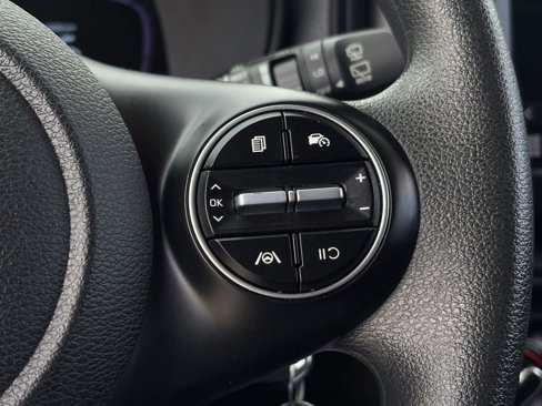 Used 2023 Kia Soul LX image 17