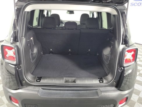 Used 2020 Jeep Renegade Latitude w/ Cold Weather Group image 24