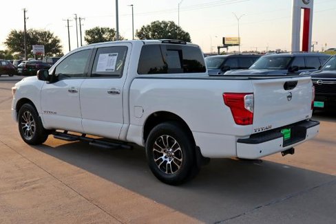 Certified 2021 Nissan Titan SV w/ SV Convenience Package image 10