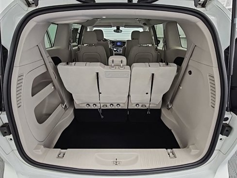 Used 2017 Chrysler Pacifica LX image 31
