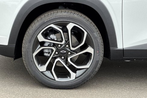 New 2025 Chevrolet Trax RS w/ Driver Confidence Package image 35