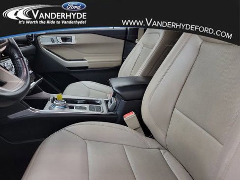 Used 2021 Ford Explorer Limited w/ Equipment Group 301A image 20