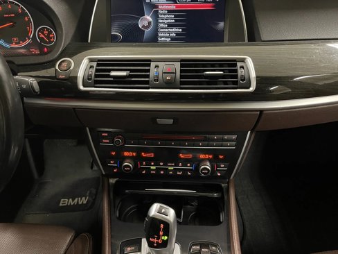 Used 2017 BMW 535i Gran Turismo xDrive image 13