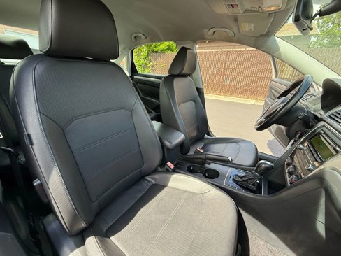 Used 2015 Volkswagen Passat 1.8T S image 21