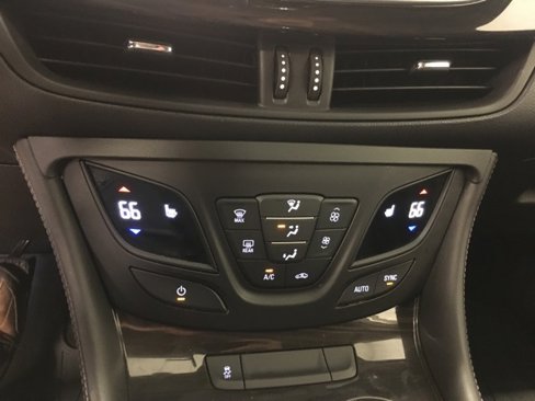 Used 2020 Buick Envision Essence image 23