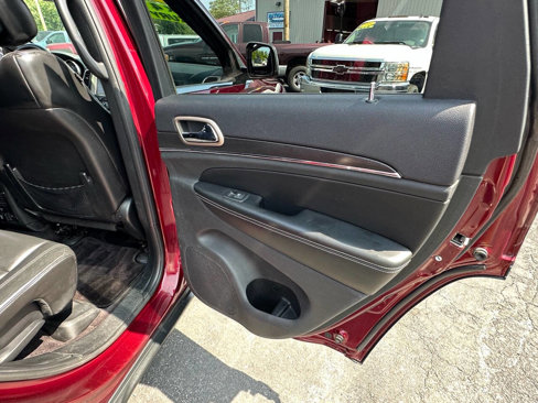 Used 2016 Jeep Grand Cherokee Limited image 24