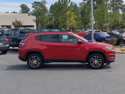 Used 2018 Jeep Compass Latitude w/ Popular Equipment Group image 3