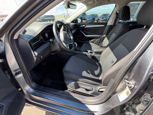 Used 2025 Volkswagen Jetta S image 41