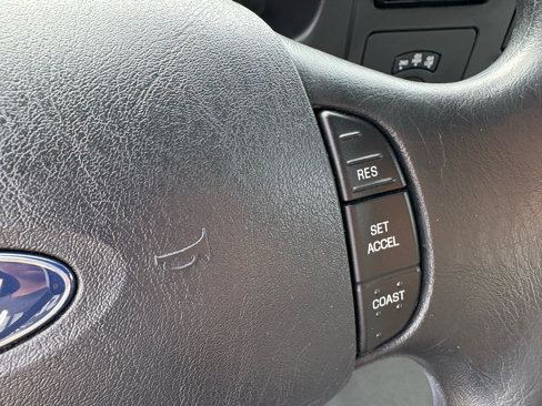 Used 2005 Ford F250 XLT image 12