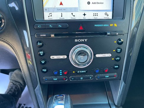 Used 2017 Ford Explorer Platinum image 18