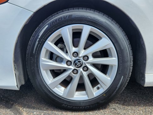 Used 2018 Toyota Camry LE image 14