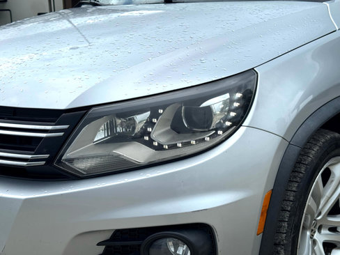 Used 2012 Volkswagen Tiguan SEL image 9