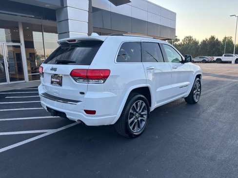 Used 2018 Jeep Grand Cherokee Overland image 4