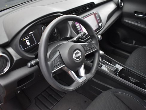 Used 2023 Nissan Kicks SV image 11