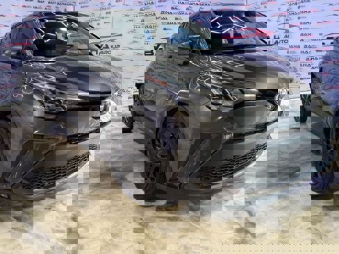 Used 2020 Toyota C-HR LE image 70