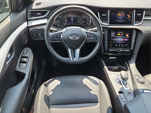 Used 2021 INFINITI QX50 Luxe w/ Appearance Package image 11