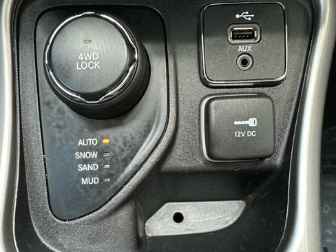 Used 2017 Jeep Compass Latitude w/ Popular Equipment Group image 21