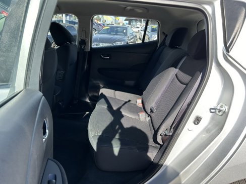 Used 2015 Nissan Leaf S image 18