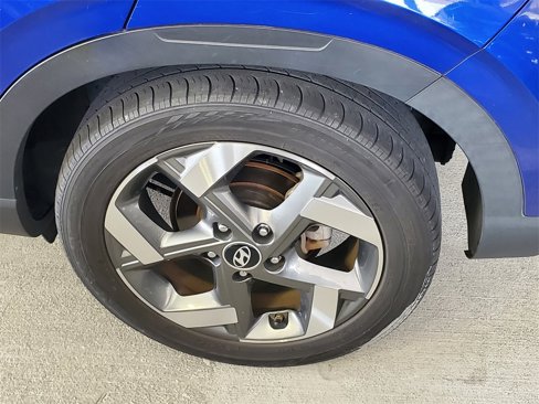 Used 2022 Hyundai Venue Limited image 5