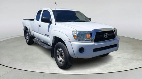 Used 2011 Toyota Tacoma PreRunner image 1