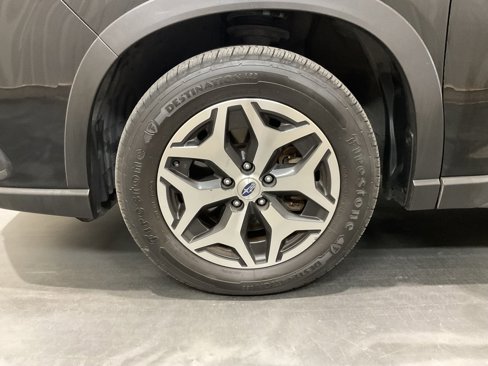 Used 2022 Subaru Forester Premium image 6