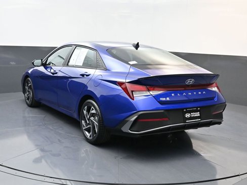 Certified 2025 Hyundai Elantra Sport image 6