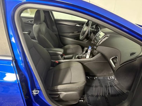Used 2017 Chevrolet Cruze LT w/ Convenience Package image 33