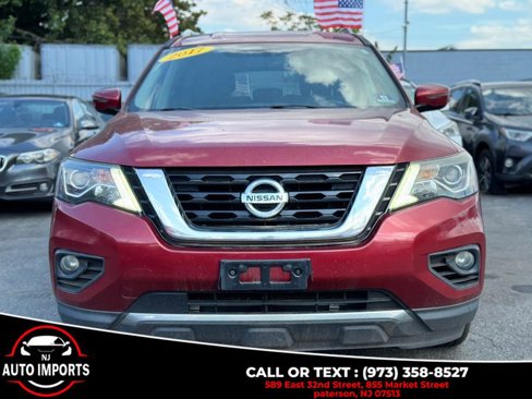 Used 2017 Nissan Pathfinder SV image 2