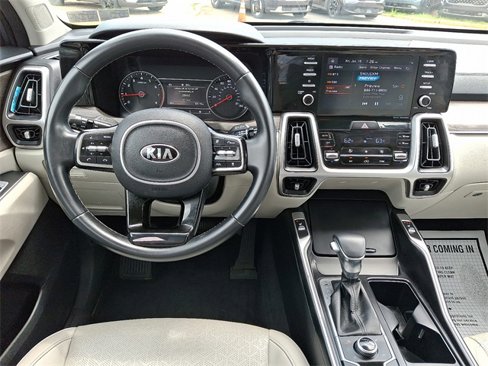 Certified 2021 Kia Sorento EX image 12