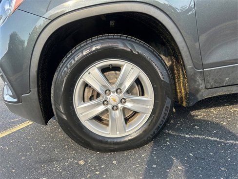 Used 2018 Chevrolet Trax LT w/ LT Convenience Package image 31