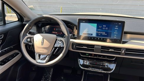 New 2025 Lincoln Corsair FWD w/ Equipment Group 101A image 14
