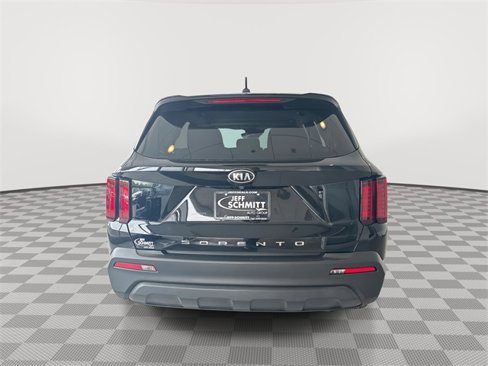 Used 2021 Kia Sorento LX image 10