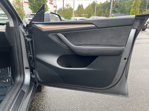 Used 2024 Tesla Model Y Long Range image 23