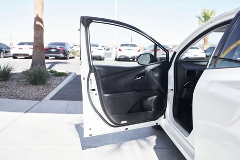 Used 2018 Toyota Prius Prime Premium image 16