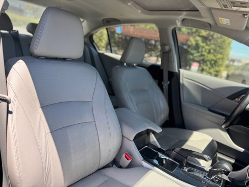 Used 2017 Honda Accord EX-L image 25