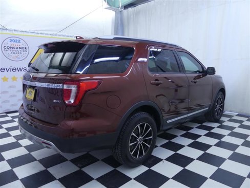 Used 2016 Ford Explorer XLT image 6