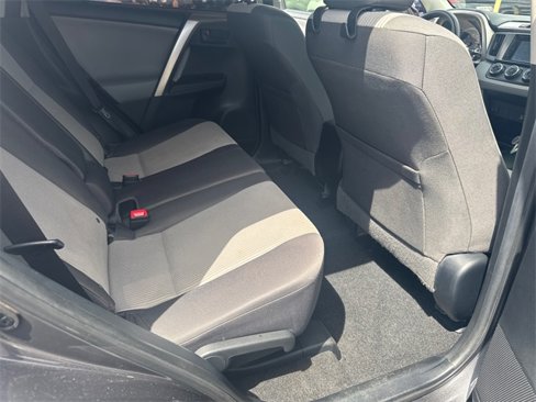 Used 2015 Toyota RAV4 LE image 9
