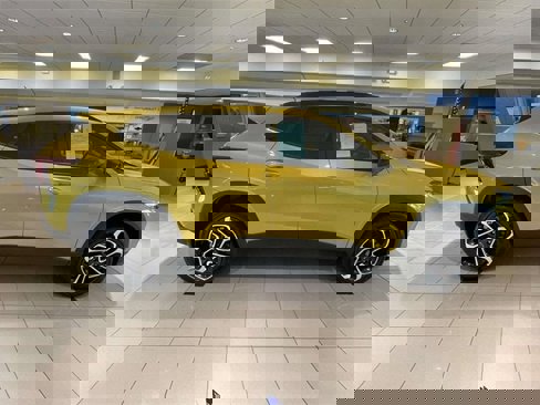 New 2025 Chevrolet Trax RS w/ Driver Confidence Package image 2