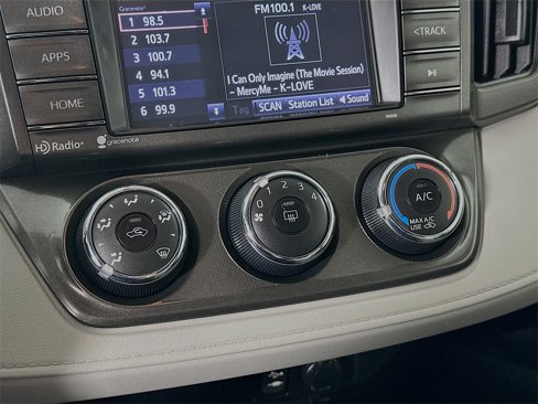 Used 2015 Toyota RAV4 LE image 19