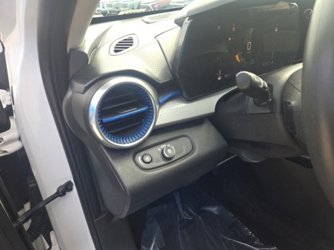 Used 2024 Chevrolet Trax LT image 13