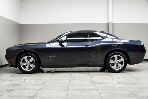 Used 2019 Dodge Challenger SXT image 9