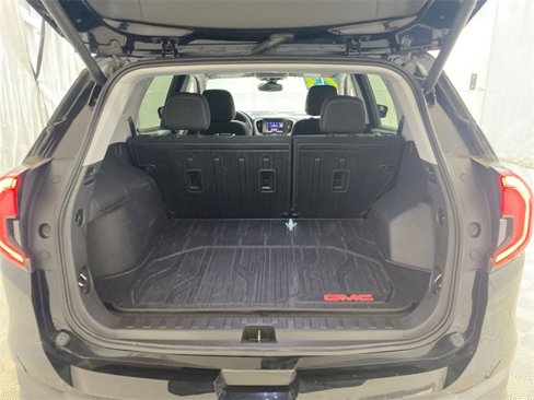 Used 2023 GMC Terrain SLE w/ Driver Convenience Package image 30